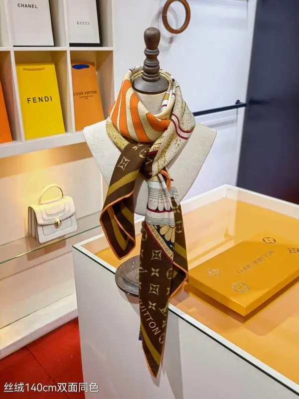 LV Scarf 140X140cm 70%羊绒30%真丝 E01 (18)