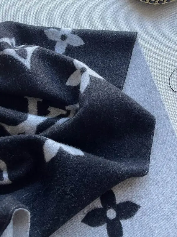 LV scarf 45X190cm E (30)