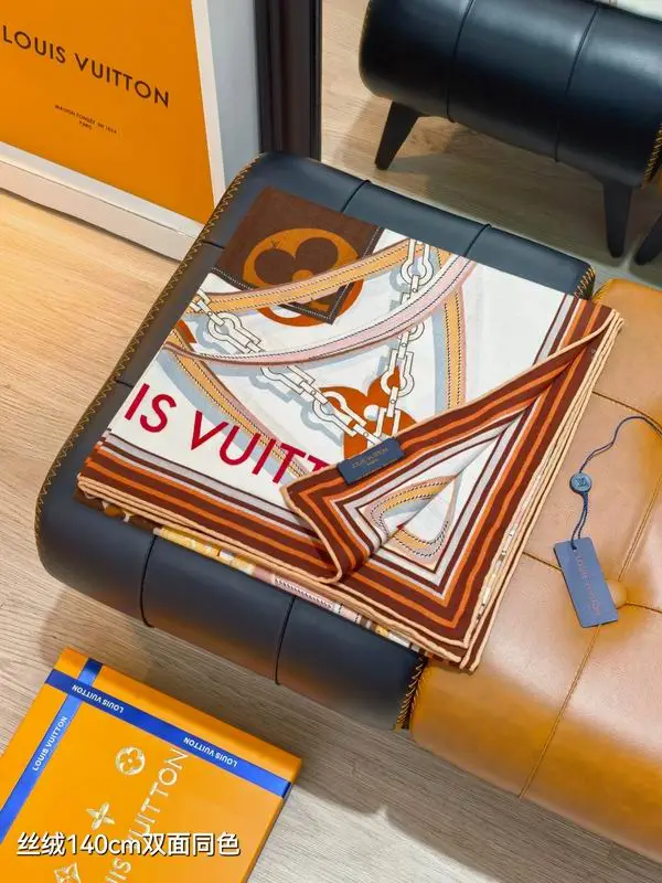 LV silk Scarf 140X140cm 70%羊绒 30%真丝 E22 (16)