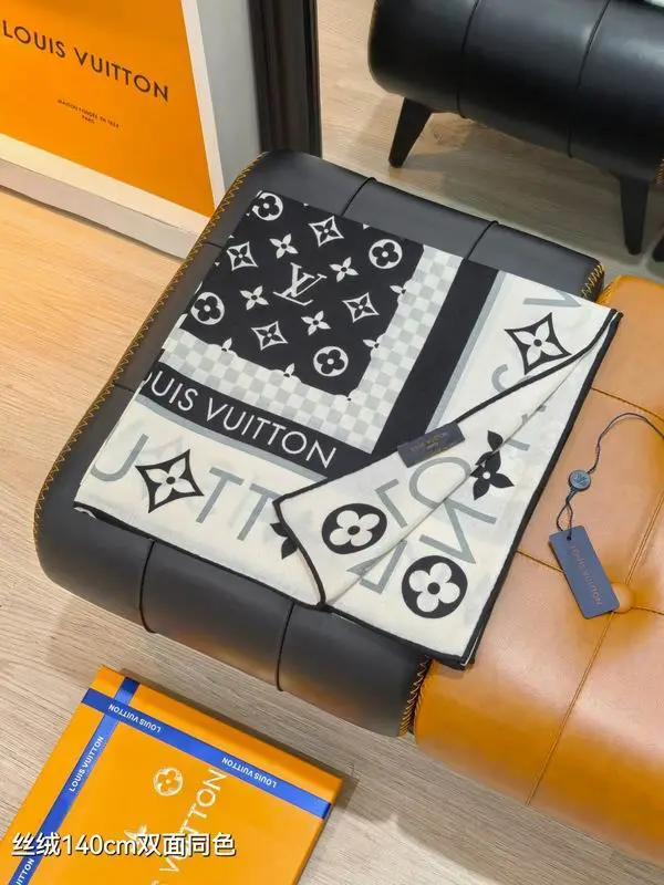 LV Scarf 140X140cm 70%羊绒30%真丝 E08 (1)