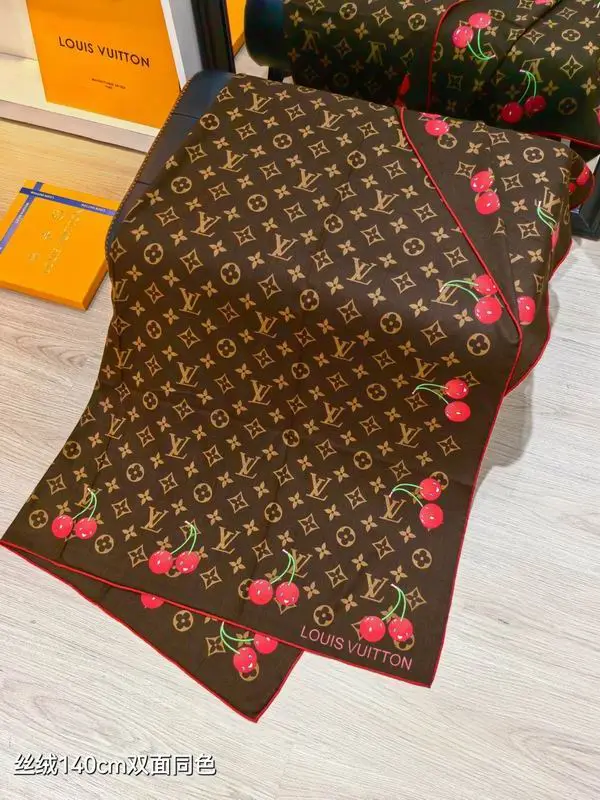 LV Scarf 140X140cm 70%羊绒30%真丝 E42 (15)