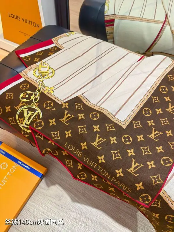 LV scarf 140X140cm 70%羊绒30%真丝 E15 (16)