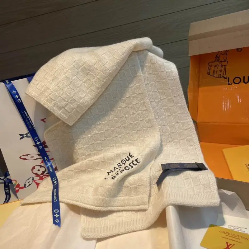 LV Scarf 29X178cm E (1)