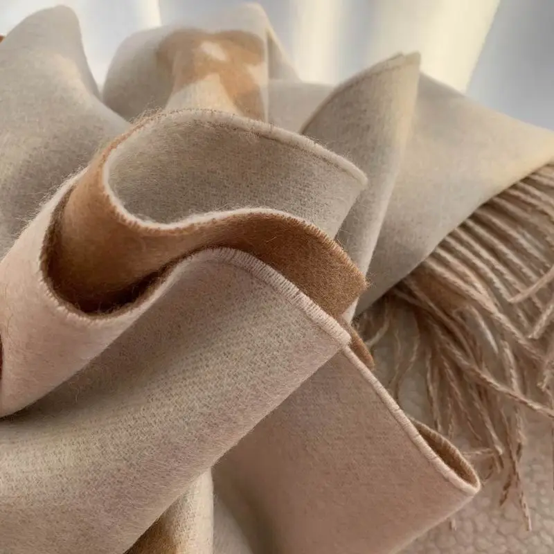 LV scarf 45X190cm E (2)