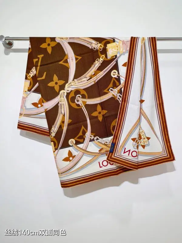 LV silk Scarf 140X140cm 70%羊绒 30%真丝 E22 (16)