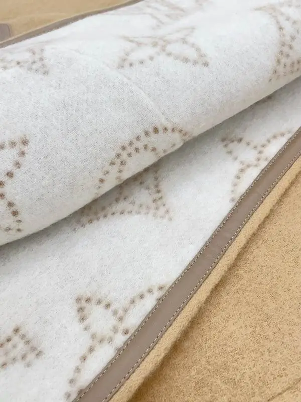 LV cloak 180X75cm E (7)