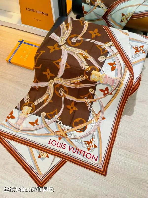 LV silk Scarf 140X140cm 70%羊绒 30%真丝 E22 (16)