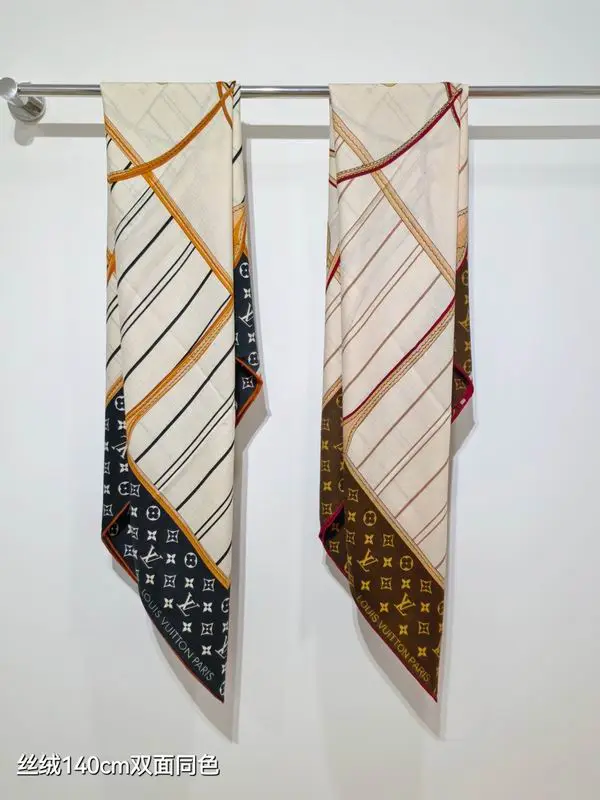 LV scarf 140X140cm 70%羊绒30%真丝 E15 (16)