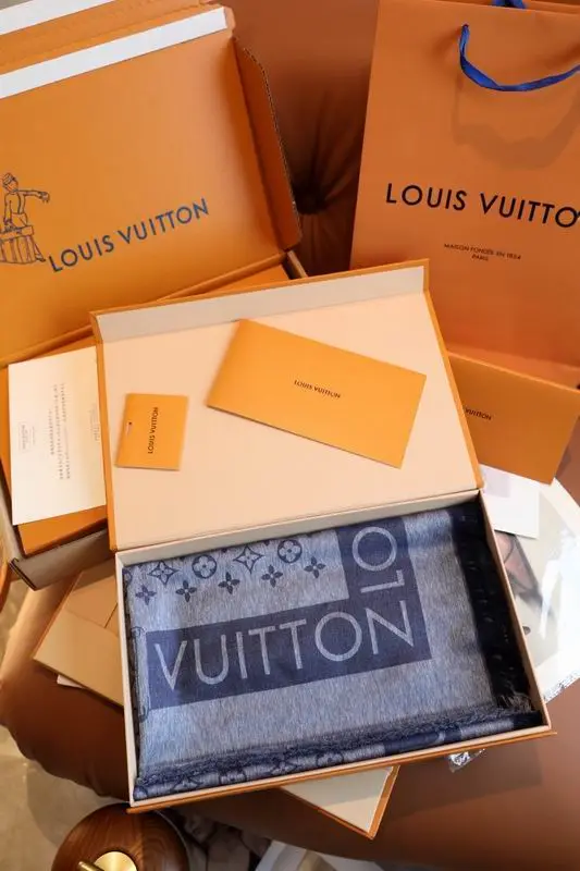 LV scarf 140X140cm 60%真丝 40%羊毛 E (18)