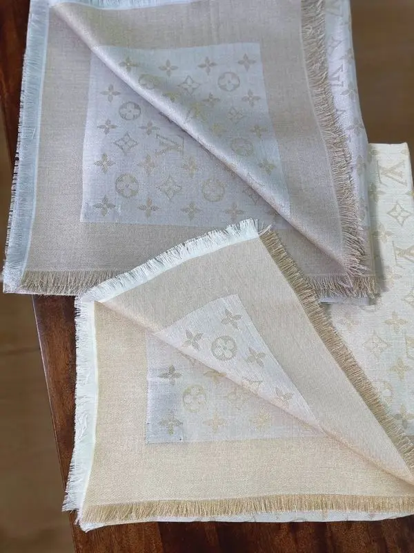 LV Scarf 140X140cm E28 (7)