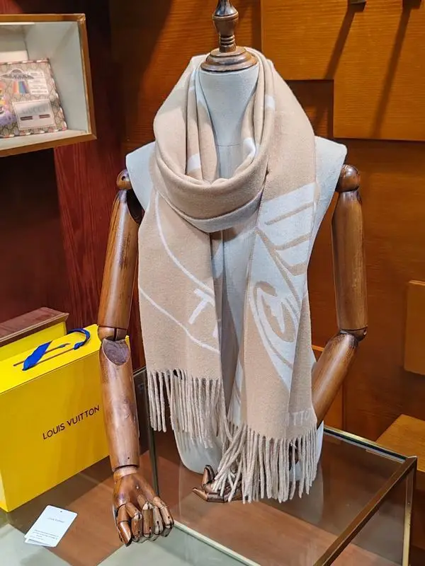 LV scarf 45X215cm 60%羊毛 40%山羊绒 E (16)