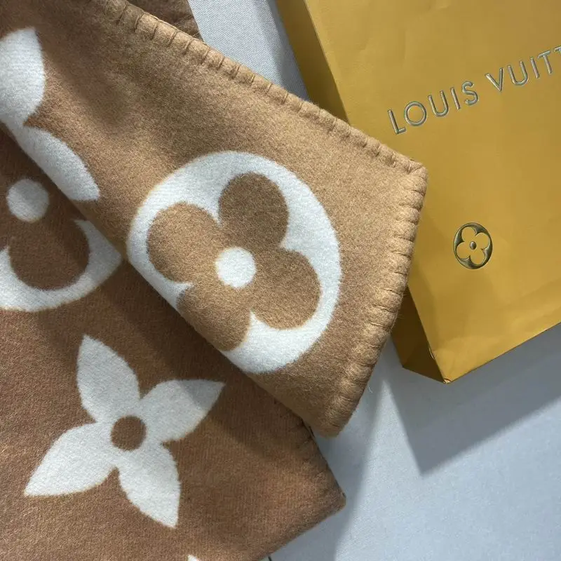 LV scarf 20X230cm E (35)