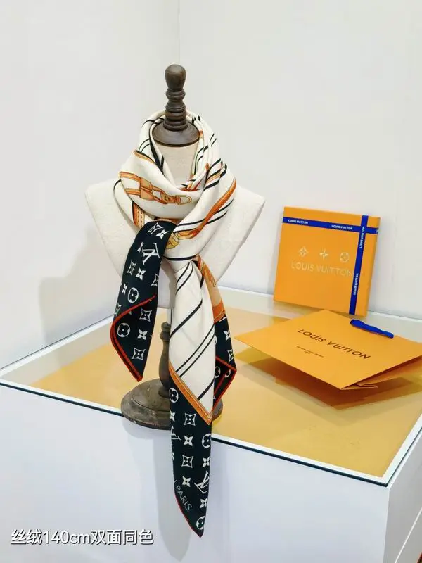LV scarf 140X140cm 70%羊绒30%真丝 E15 (16)