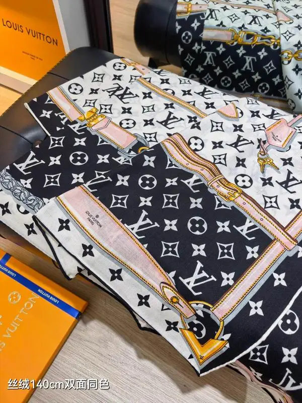 LV Scarf 140X140cm 70%羊绒30%真丝 E21 (16)
