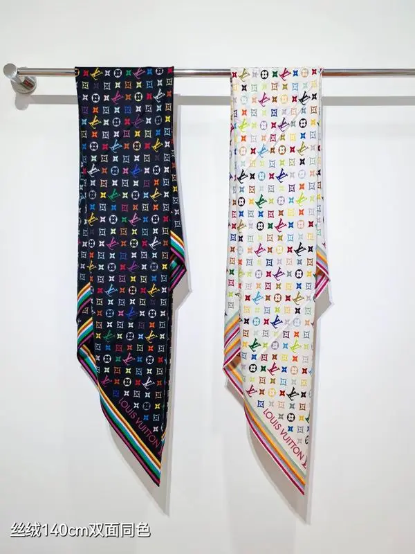 LV Scarf 140X140cm 70%羊绒30%真丝 E33 (16)