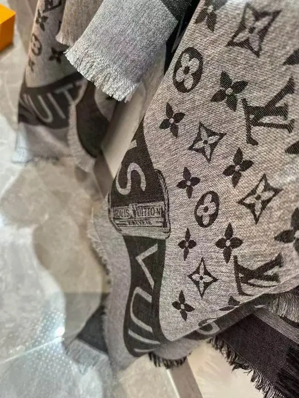 LV Scarf 140X140cm 70%羊绒30%真丝 E26 (26)
