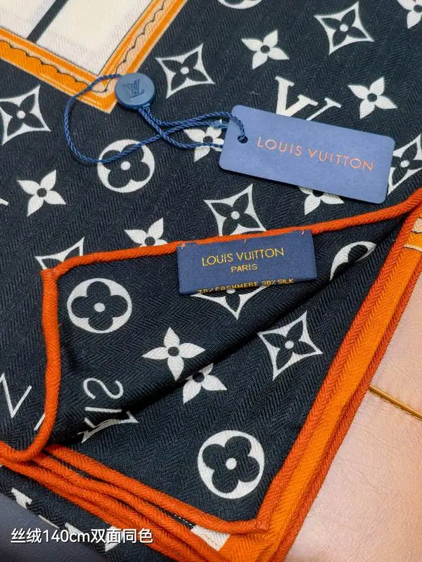 LV scarf 140X140cm 70%羊绒30%真丝 E15 (16)