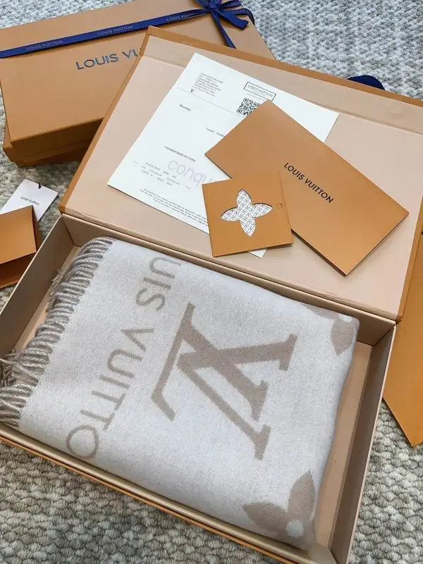 LV scarf 45X190cm(含须长) 100%山羊绒 E (50)