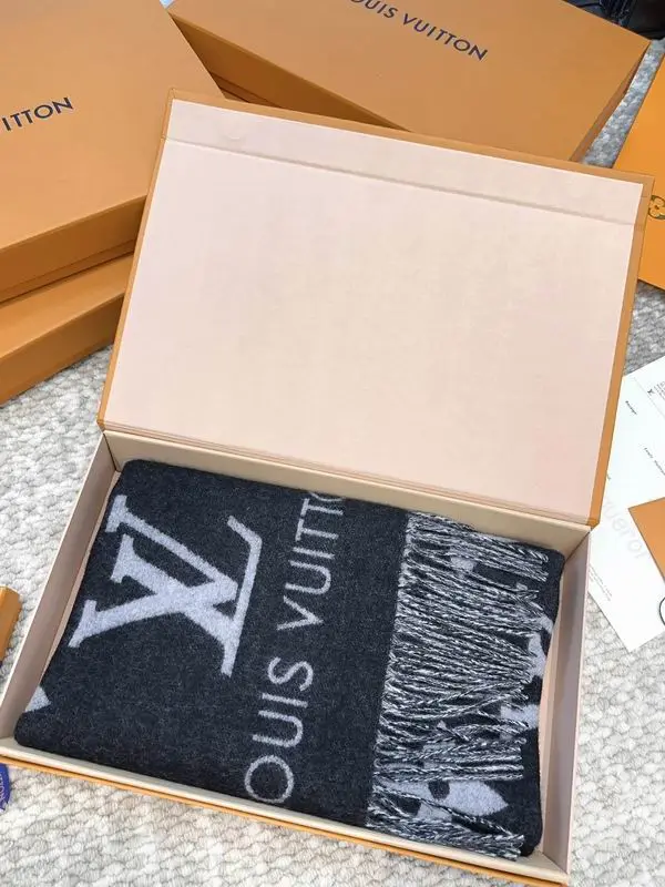 LV scarf 45X190cm(含须长) 100%山羊绒 E (50)
