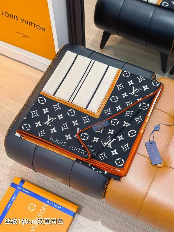 LV scarf 140X140cm 70%羊绒30%真丝 E15 (16)