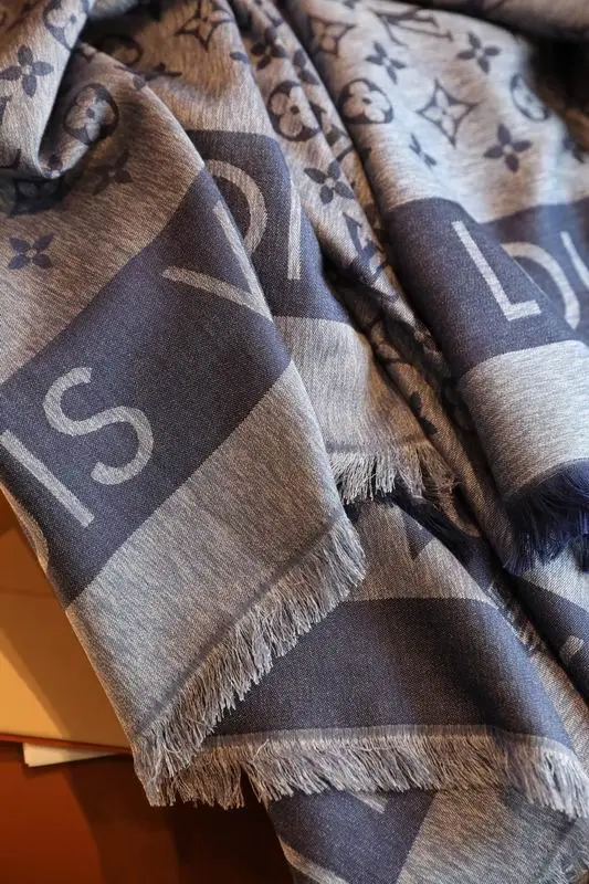 LV scarf 140X140cm 60%真丝 40%羊毛 E (18)