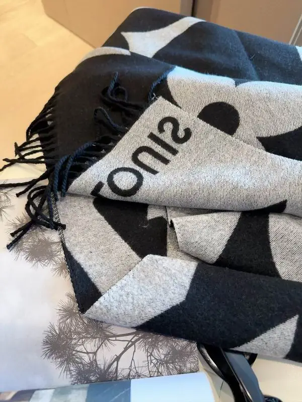 LV scarf 180X65cm E10 (26)