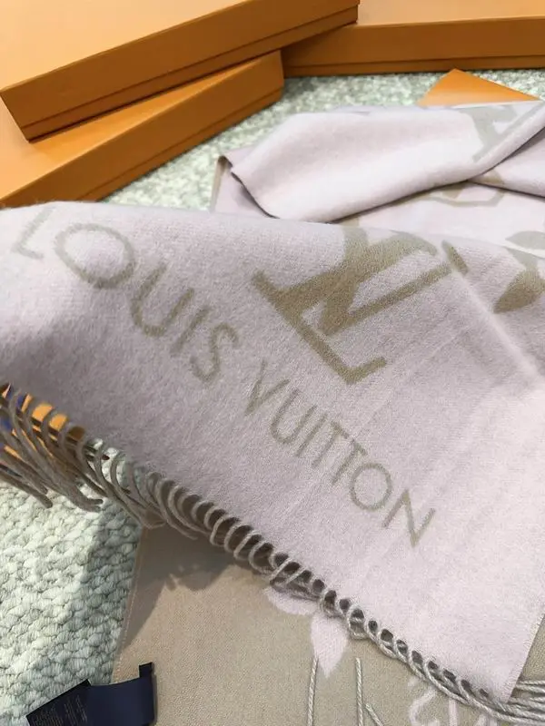 LV scarf 45X190cm(含须长) 100%山羊绒 E (50)