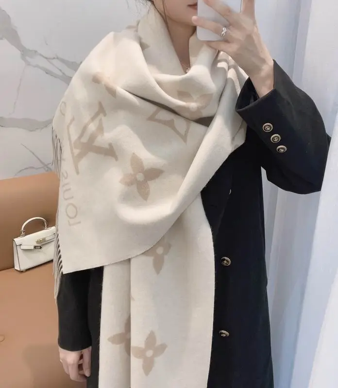 LV scarf 45X190cm(含须长) 100%山羊绒 E (50)