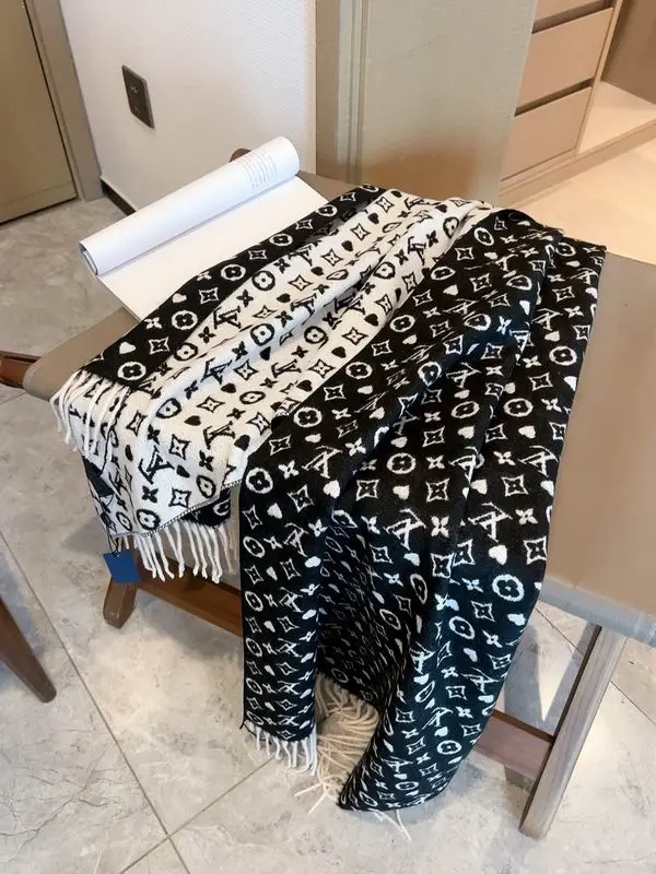 LV scarf 65X180cm E (18)