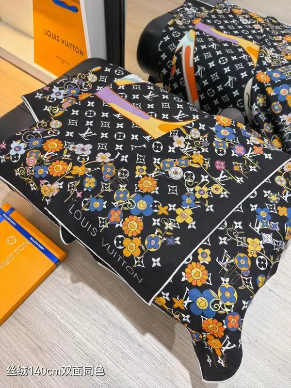 LV Scarf 140X140cm 70%羊绒30%真丝 E32 (16)