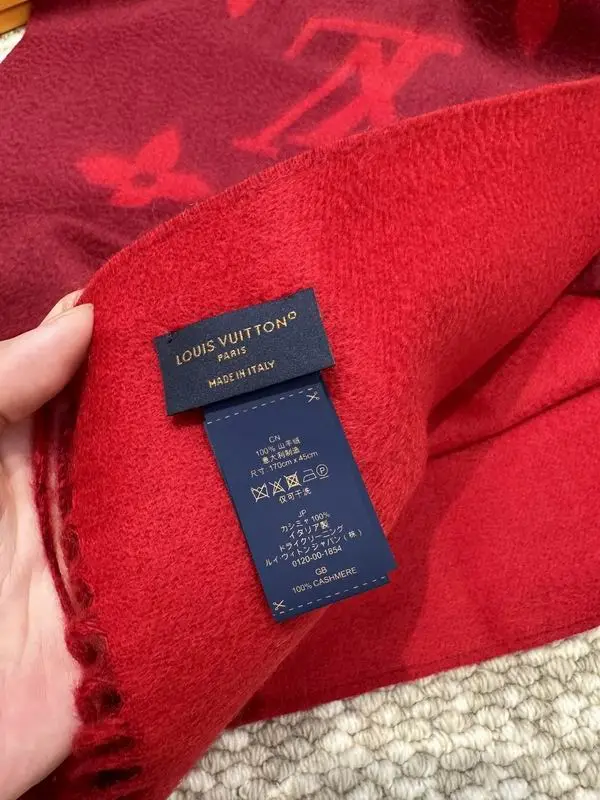 LV scarf 45X190cm(含须长) 100%山羊绒 E (50)