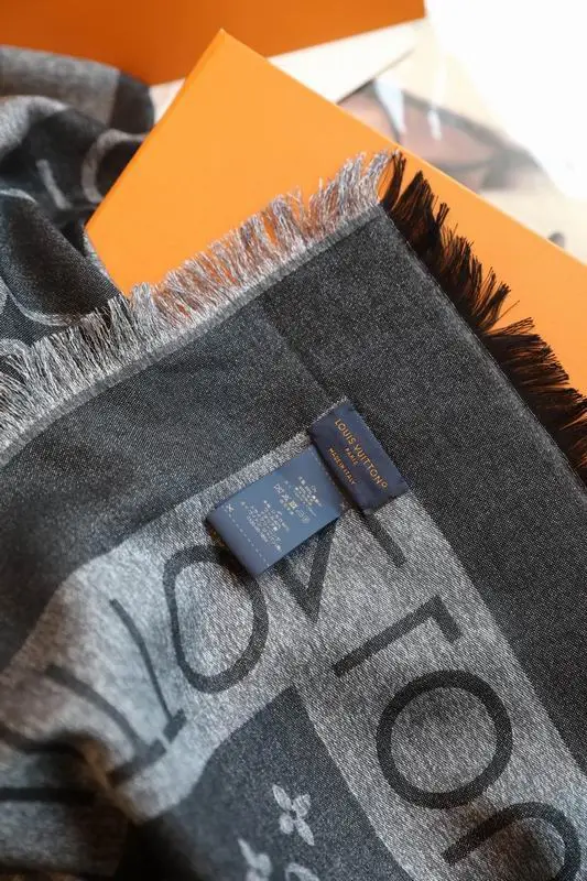 LV scarf 140X140cm 60%真丝 40%羊毛 E (18)