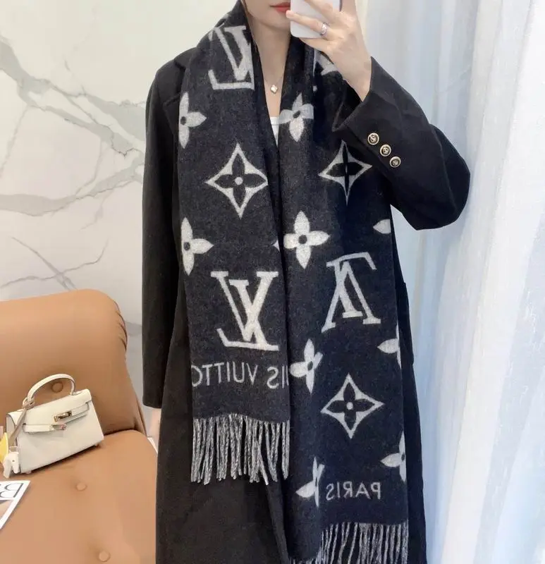 LV scarf 45X190cm(含须长) 100%山羊绒 E (50)
