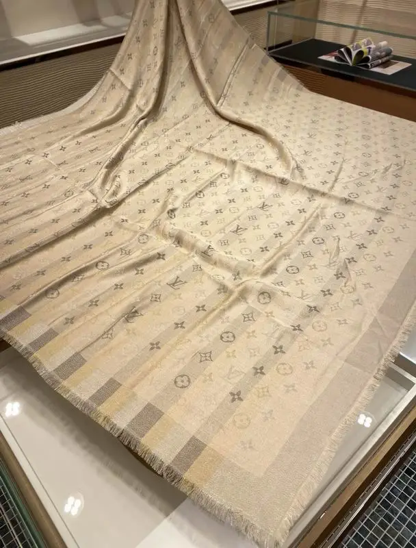 LV Scarf E45 (10)