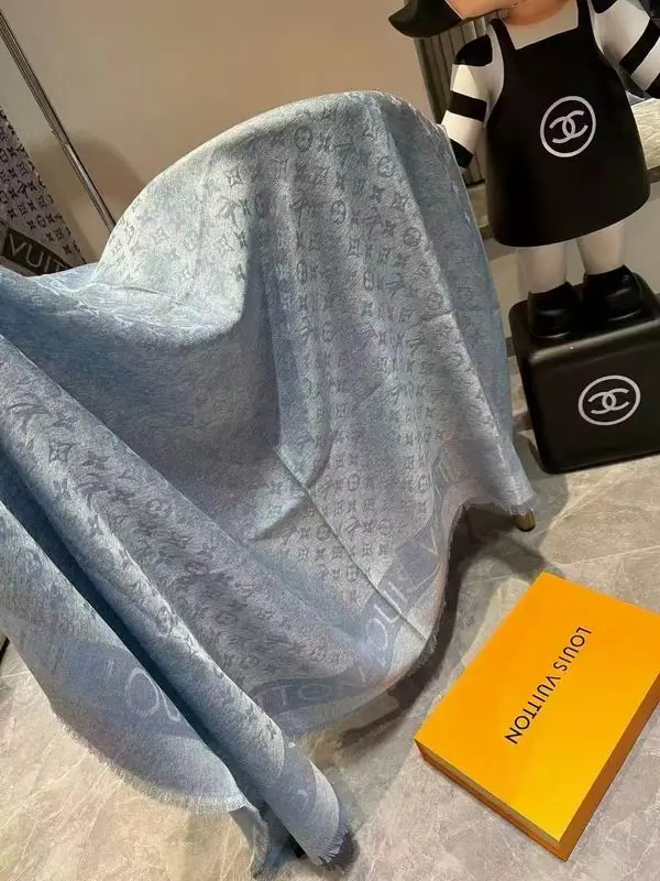LV Scarf 140X140cm 70%羊绒30%真丝 E26 (26)