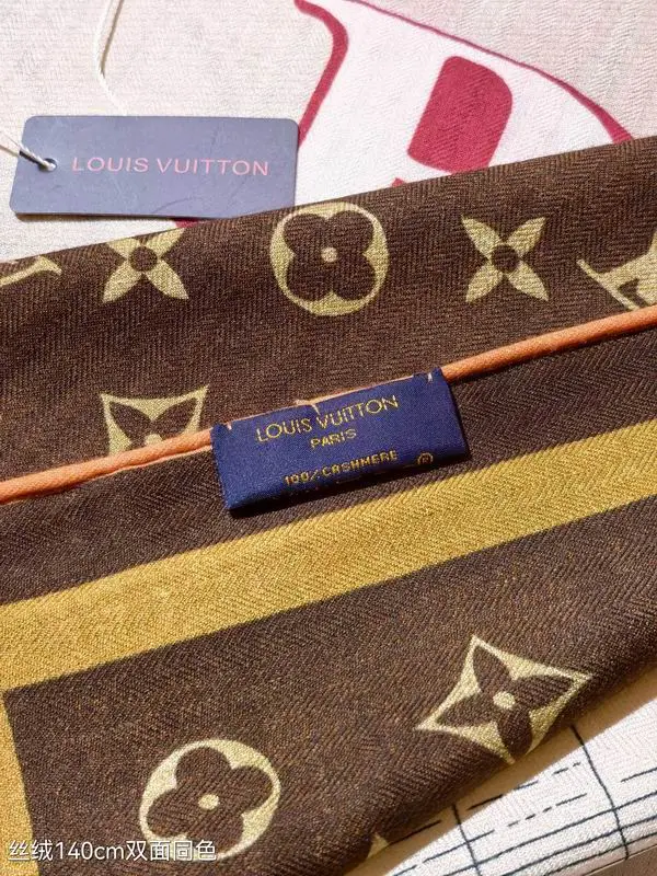 LV Scarf 140X140cm 70%羊绒30%真丝 E01 (18)