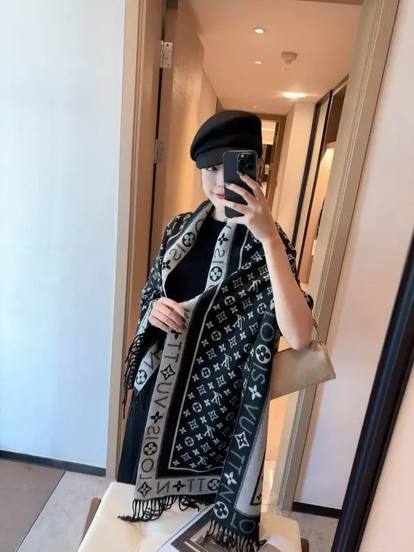 LV scarf 196X65cm E11 (26)
