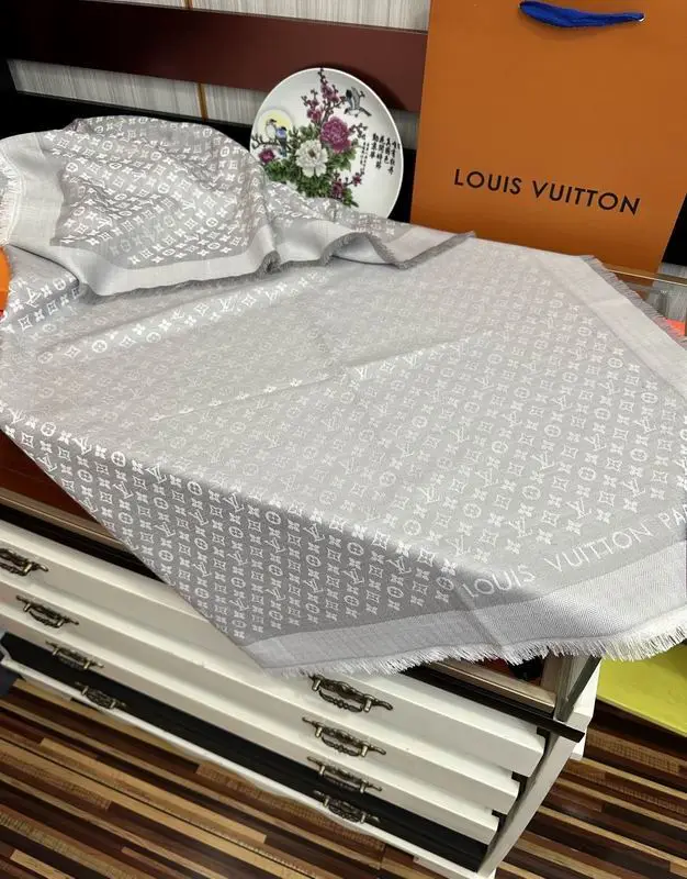 LV scarf 120X120cm 50%羊毛 50%羊绒 E (8)