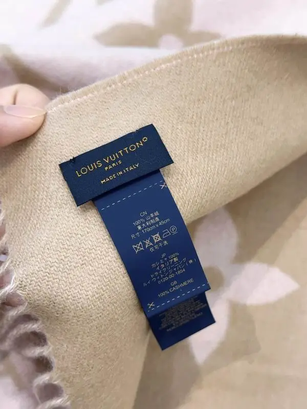 LV scarf 45X190cm(含须长) 100%山羊绒 E (50)
