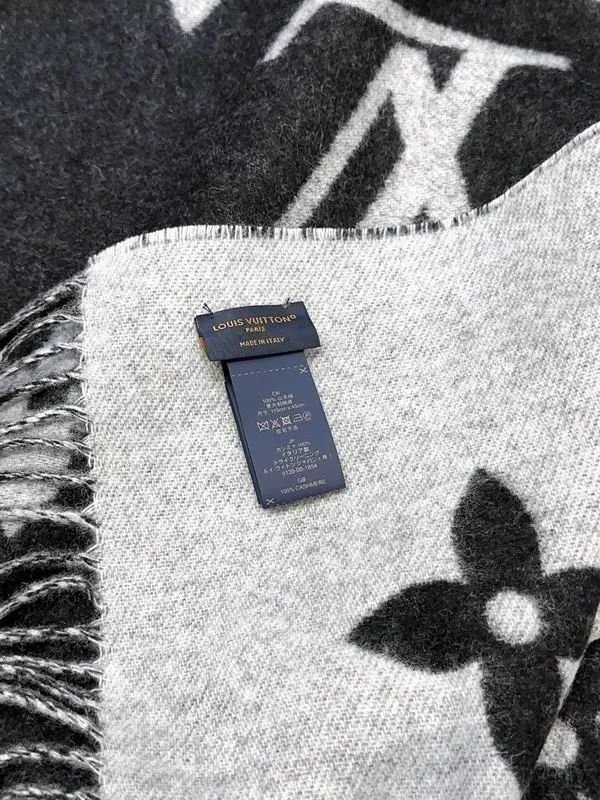 LV scarf 45X190cm(含须长) 100%山羊绒 E (50)