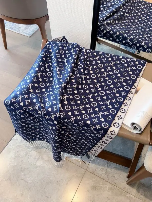 LV scarf 65X180cm E (18)