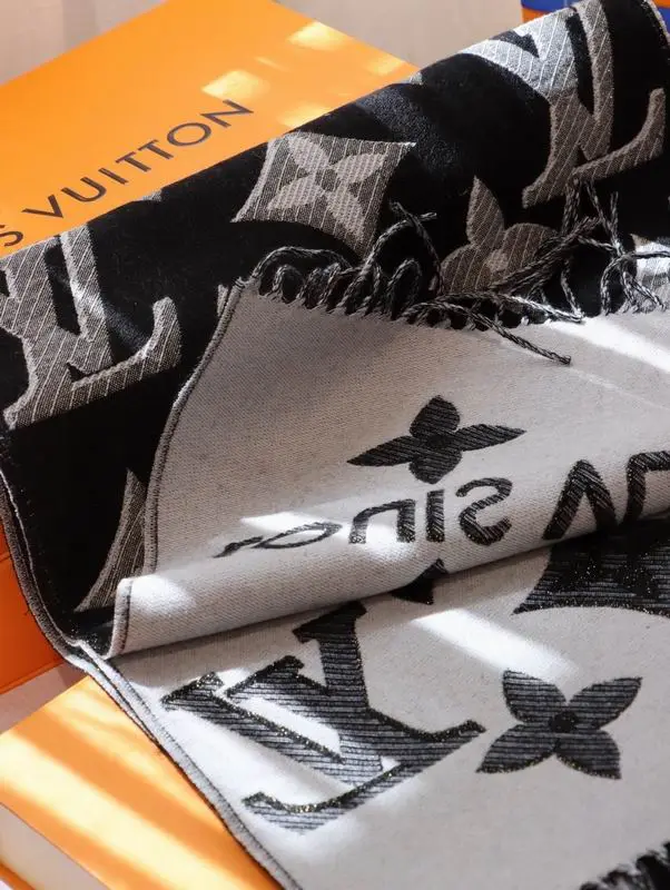 LV scarf 32X180cm E (1)