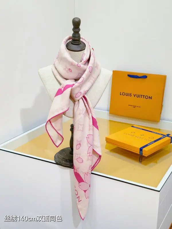 LV Scarf 140X140cm 70%羊绒30%真丝 E43 (16)