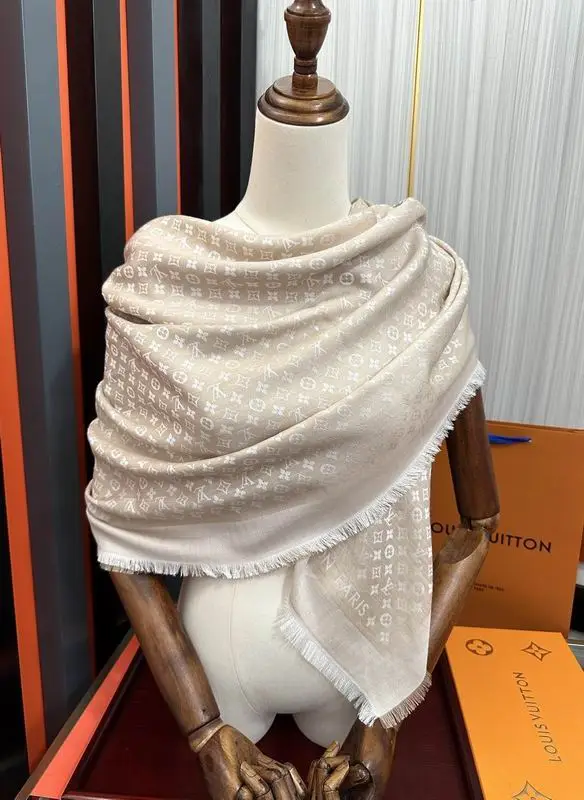 LV scarf 120X120cm 50%羊毛 50%羊绒 E (8)