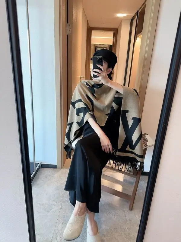 LV scarf 180X65cm E10 (26)