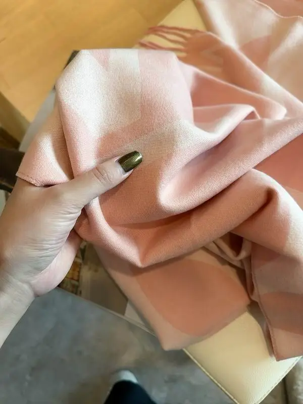 LV scarf 180X65cm E10 (26)