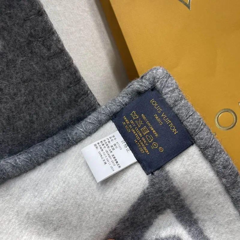 LV scarf 20X230cm E (35)