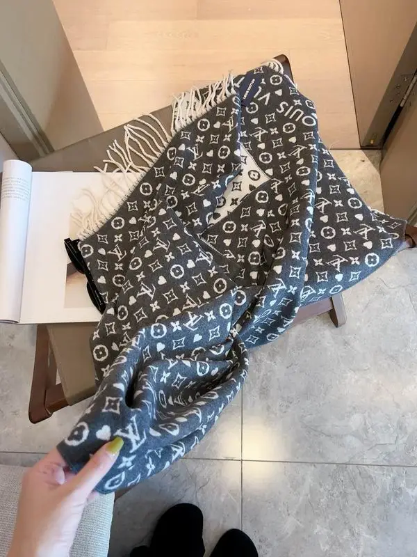 LV scarf 65X180cm E (18)
