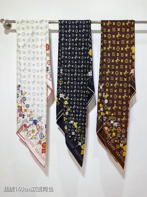 LV scarf 140X140cm 70%羊绒30%真丝 E48 (24)