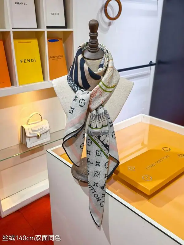 LV Scarf 140X140cm 70%羊绒30%真丝 E01 (18)
